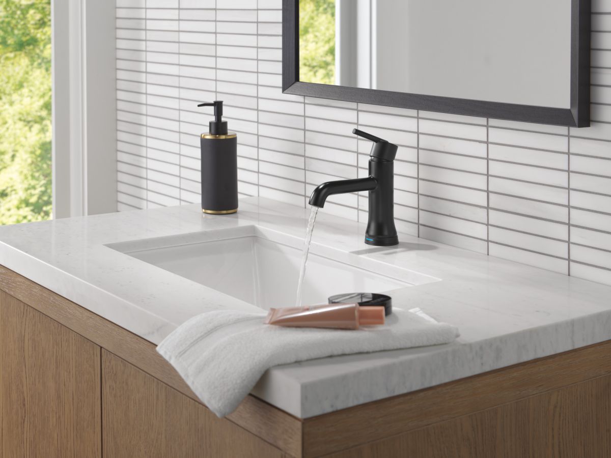 DELTA Trinsic Touch2O Bathroom Faucet with Touchless Technology — Matte Black