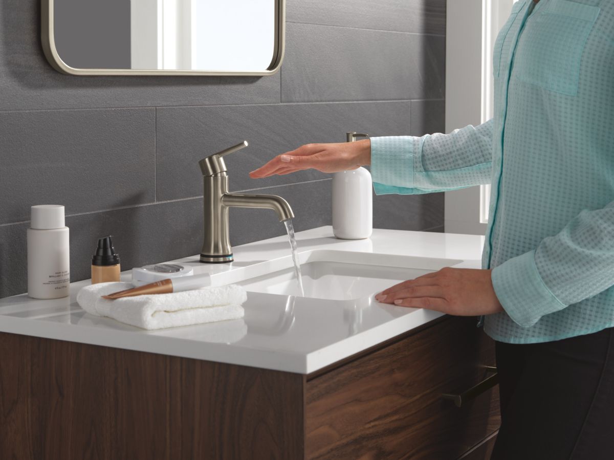 DELTA Trinsic Touch2O Bathroom Faucet with Touchless Technology — Stainless