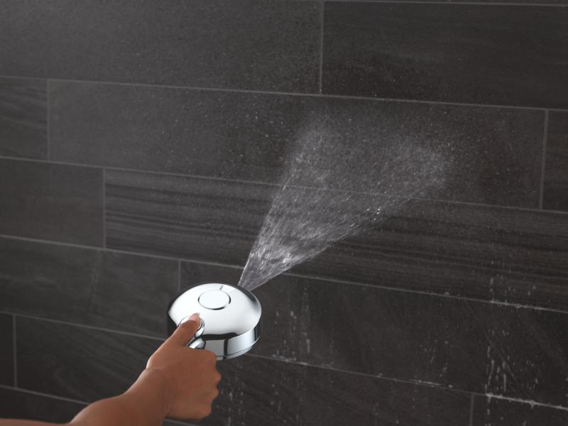 DELTA Universal Showering Components 6-Setting HydroRain with ProClean — Lumicoat® Chrome