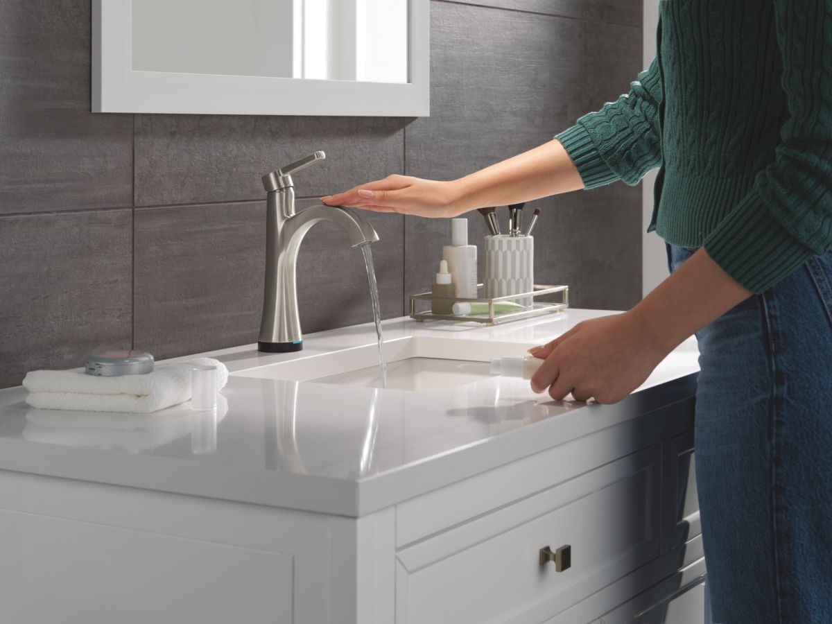 DELTA Lineax Touch2O Bathroom Faucet with Touchless Technology — Stainless
