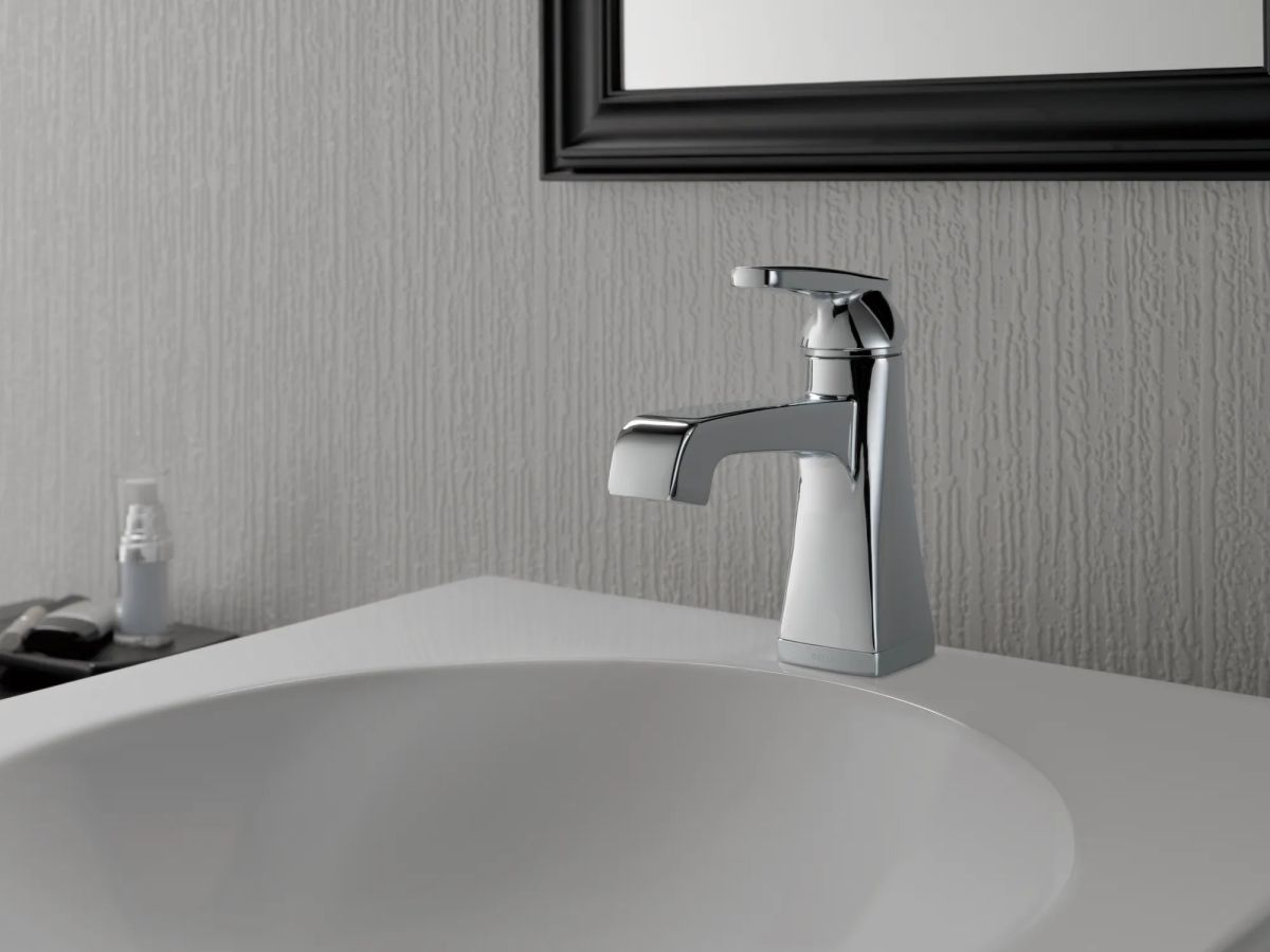 DELTA Ashlyn Single Handle Bathroom Faucet — Chrome