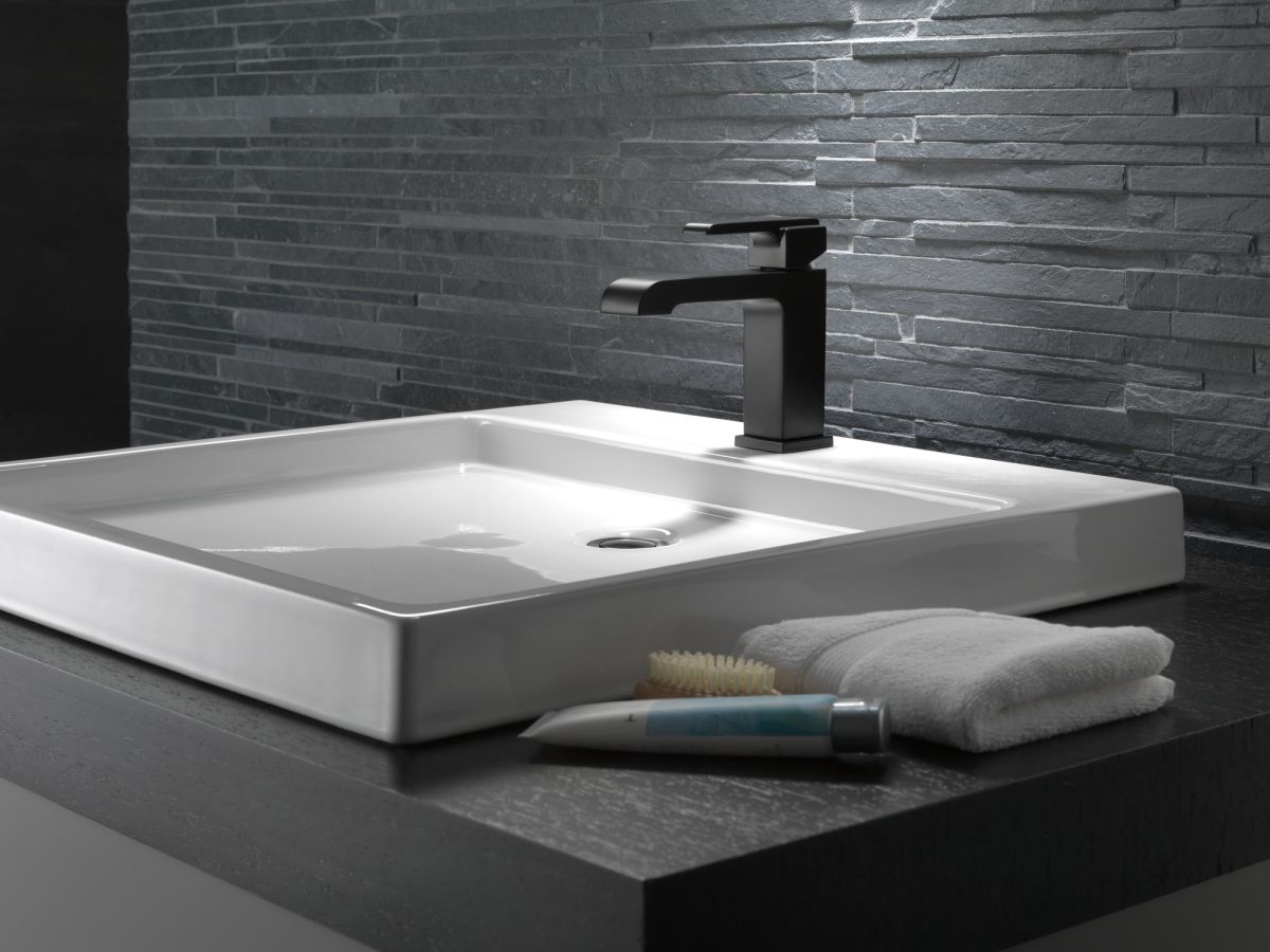 DELTA Ara Single Handle Bathroom Faucet — Matte Black