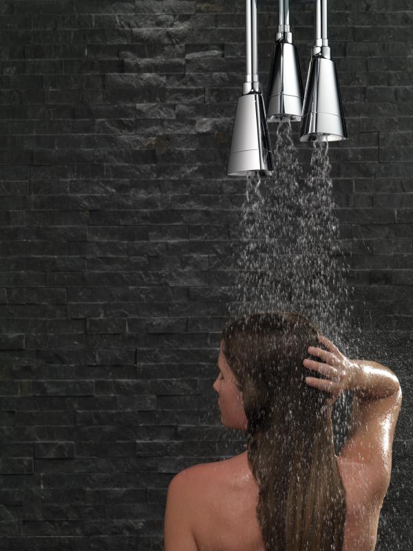 DELTA Universal Showering Components H2OKINETIC Pendant Raincan Shower Head — Chrome