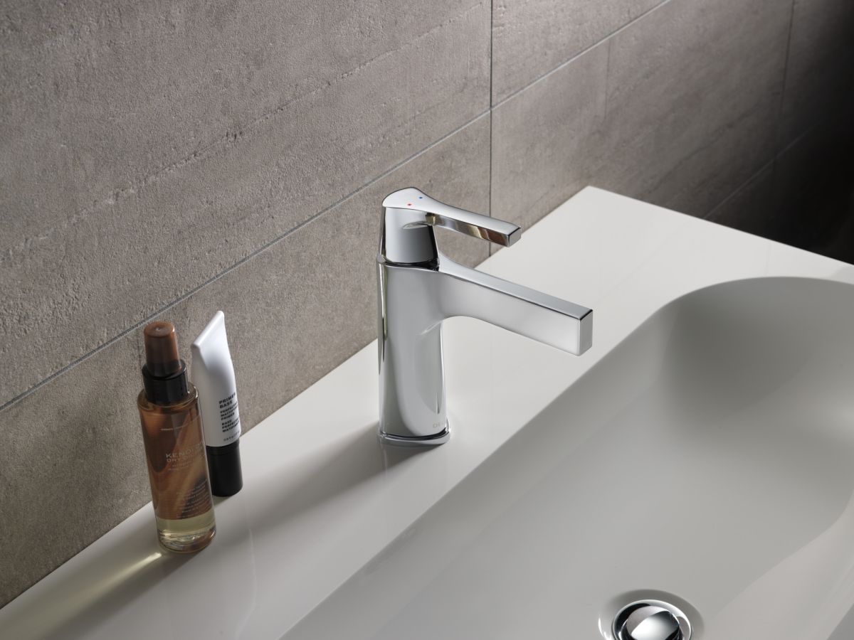 DELTA Zura Single Handle Bathroom Faucet — Chrome