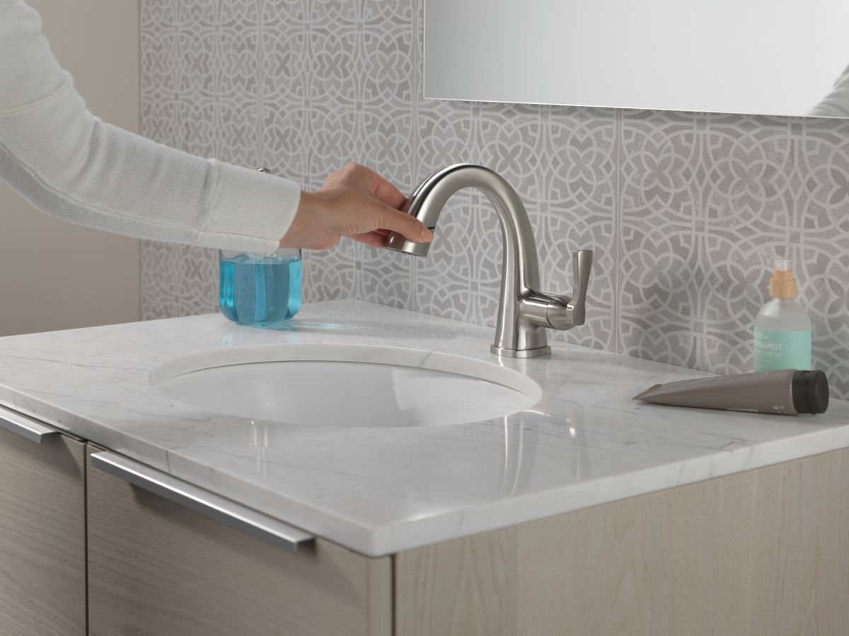 DELTA Stryke Single Handle Pull Down Bathroom Faucet — Lumicoat® Stainless