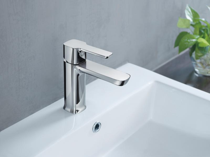 DELTA Modern Single Handle Project-Pack Bathroom Faucet — Chrome