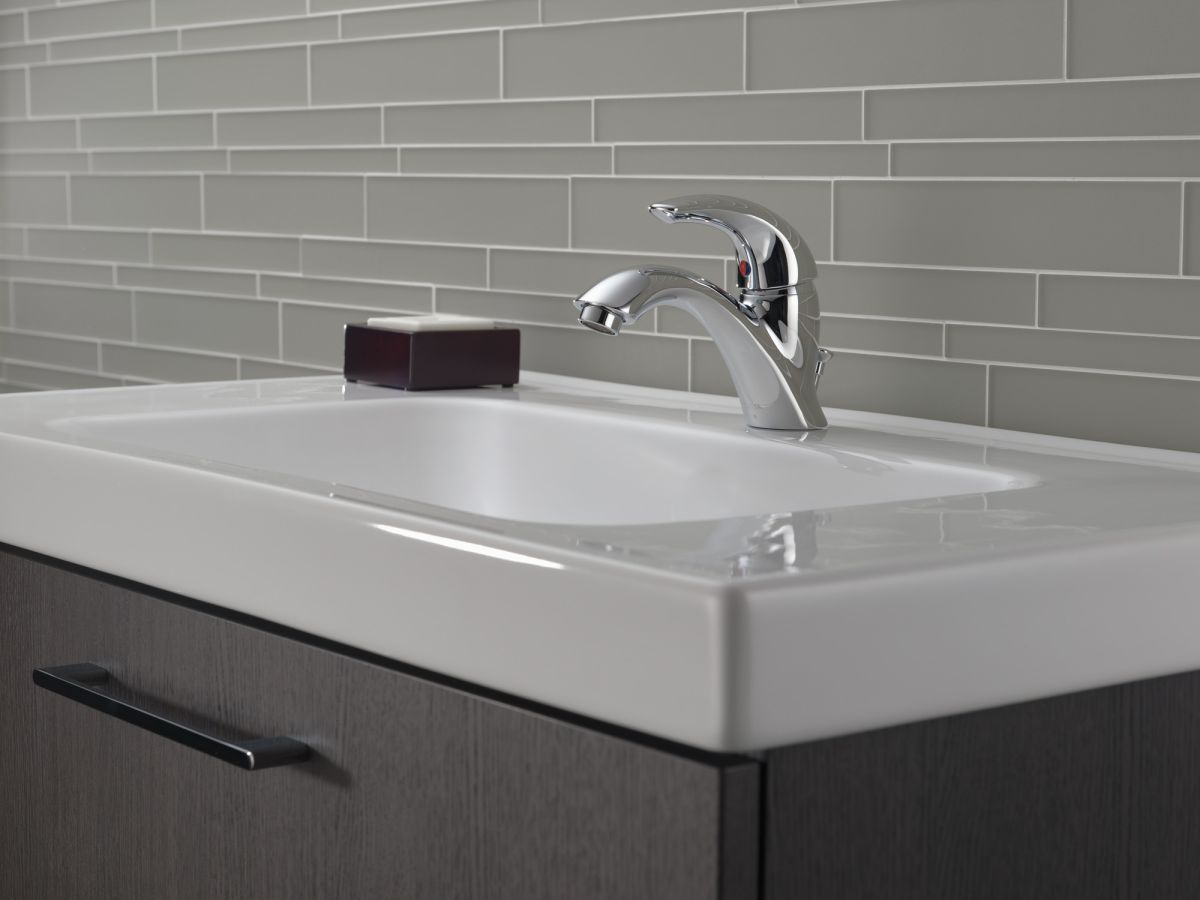 DELTA Classic Single Handle Bathroom Faucet — Chrome