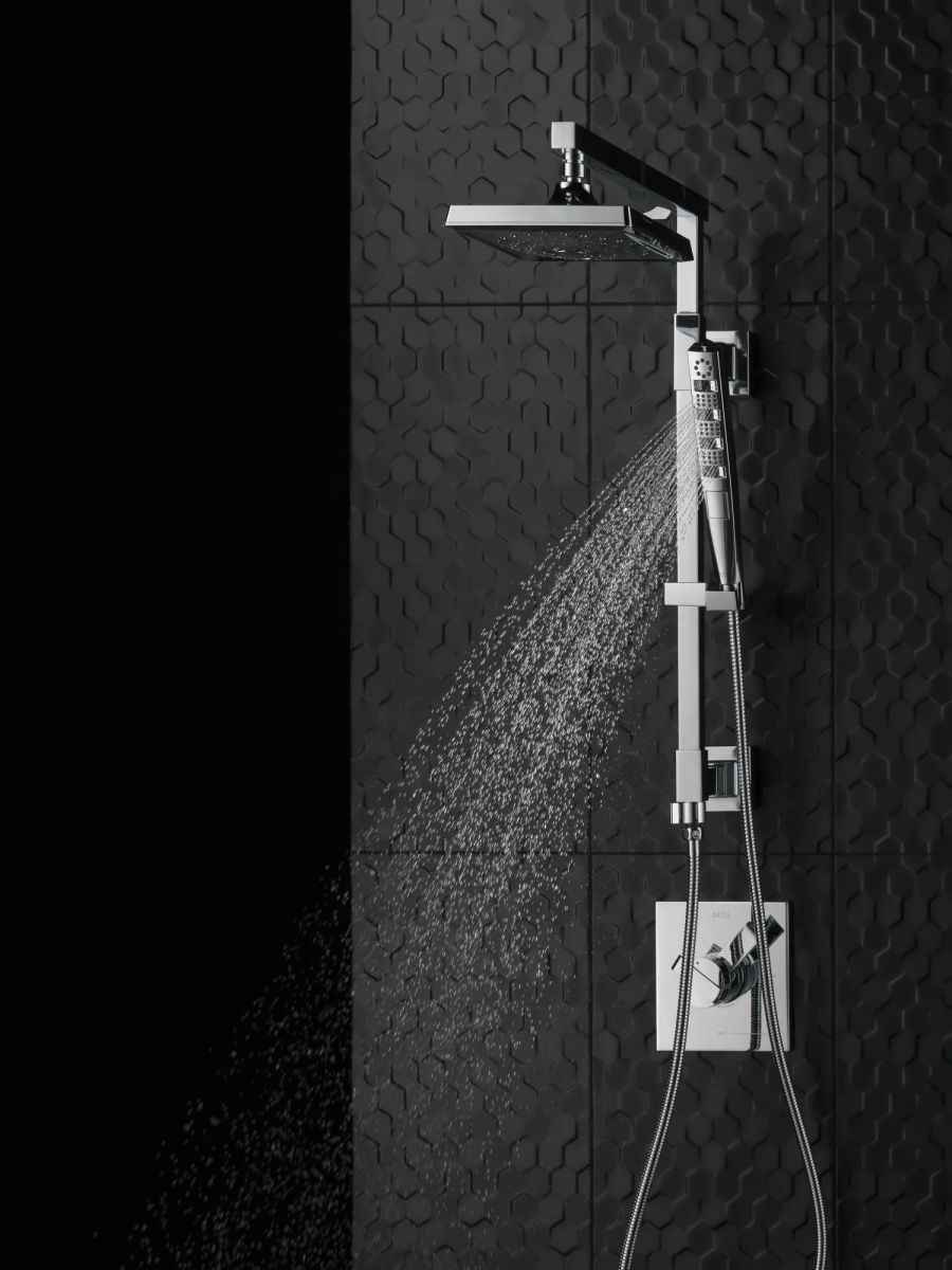 DELTA Universal Showering Components H2OKinetic Hand Shower 1.75 GPM 4-Setting — Lumicoat® Chrome