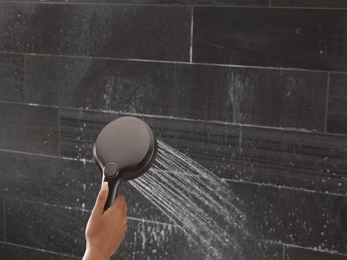DELTA Universal Showering Components 7-Setting In2ition with ProClean — Venetian Bronze