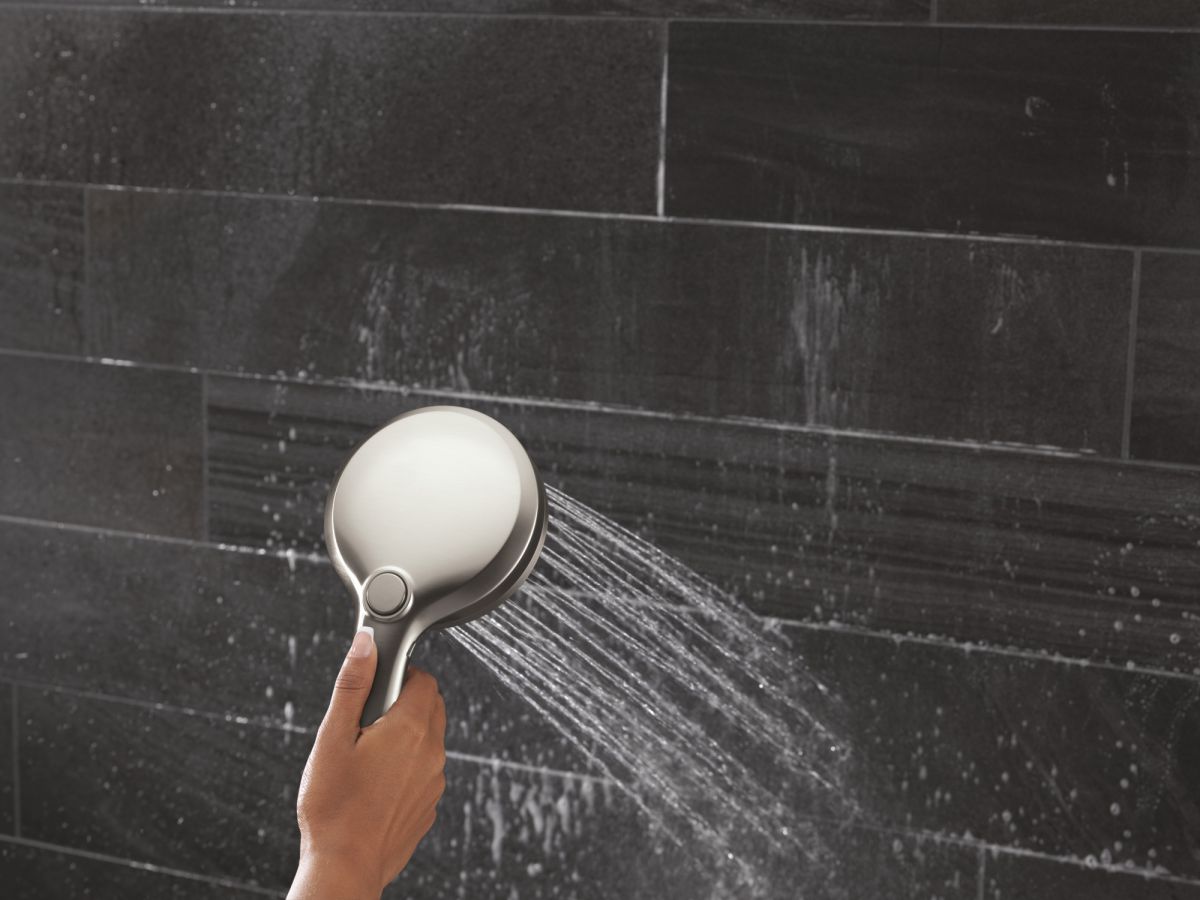 DELTA Universal Showering Components 7-Setting In2ition with ProClean — Lumicoat® Stainless