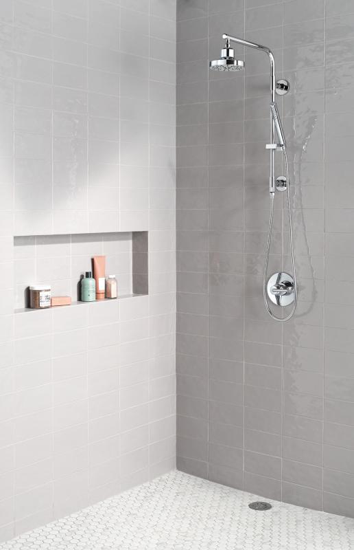 DELTA Universal Showering Components Emerge 18" Round Shower Column — Lumicoat® Chrome