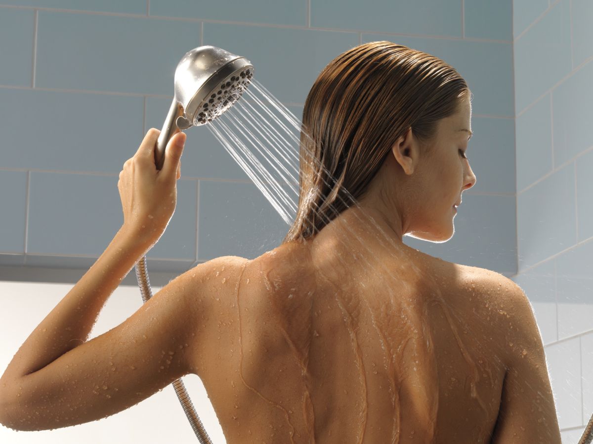 DELTA Universal Showering Components Premium 7-Setting Hand Shower — Stainless