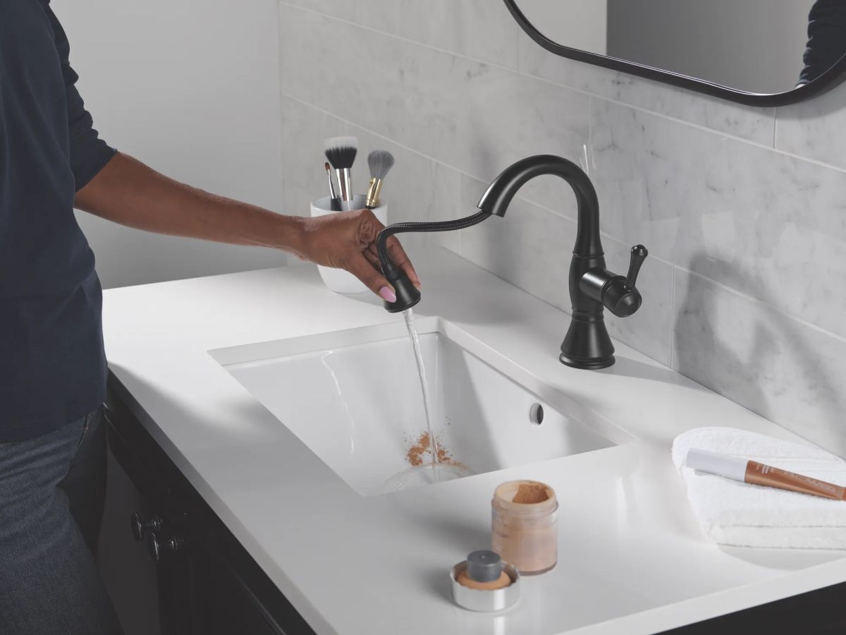 DELTA Cassidy Single Handle Pull Down Bathroom Faucet — Matte Black