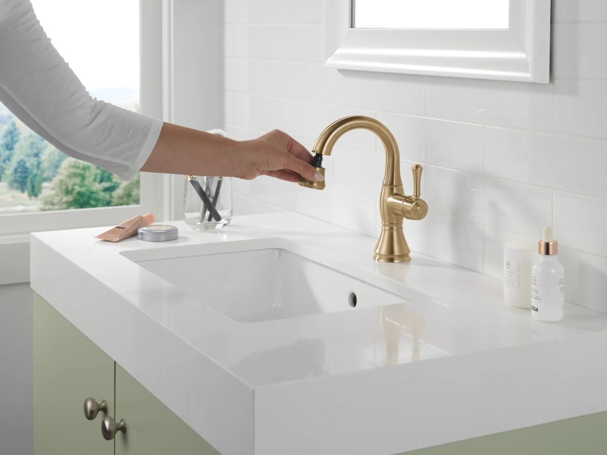 DELTA Cassidy Single Handle Pull Down Bathroom Faucet — Champagne Bronze
