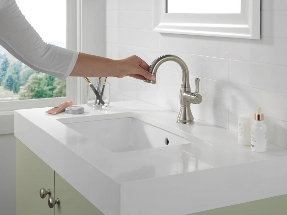 DELTA Cassidy Single Handle Pull Down Bathroom Faucet — Stainless