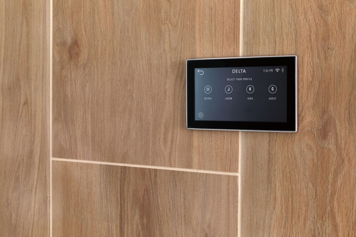 DELTA Universal Showering Components Digital Interface — Lumicoat® Chrome