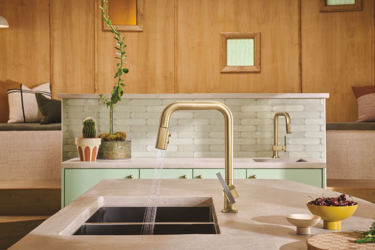 BRIZO Frank Lloyd Wright Pull-Down Kitchen Faucet Offset Concrete Lever Handle Kit​ — Luxe Gold / Concrete