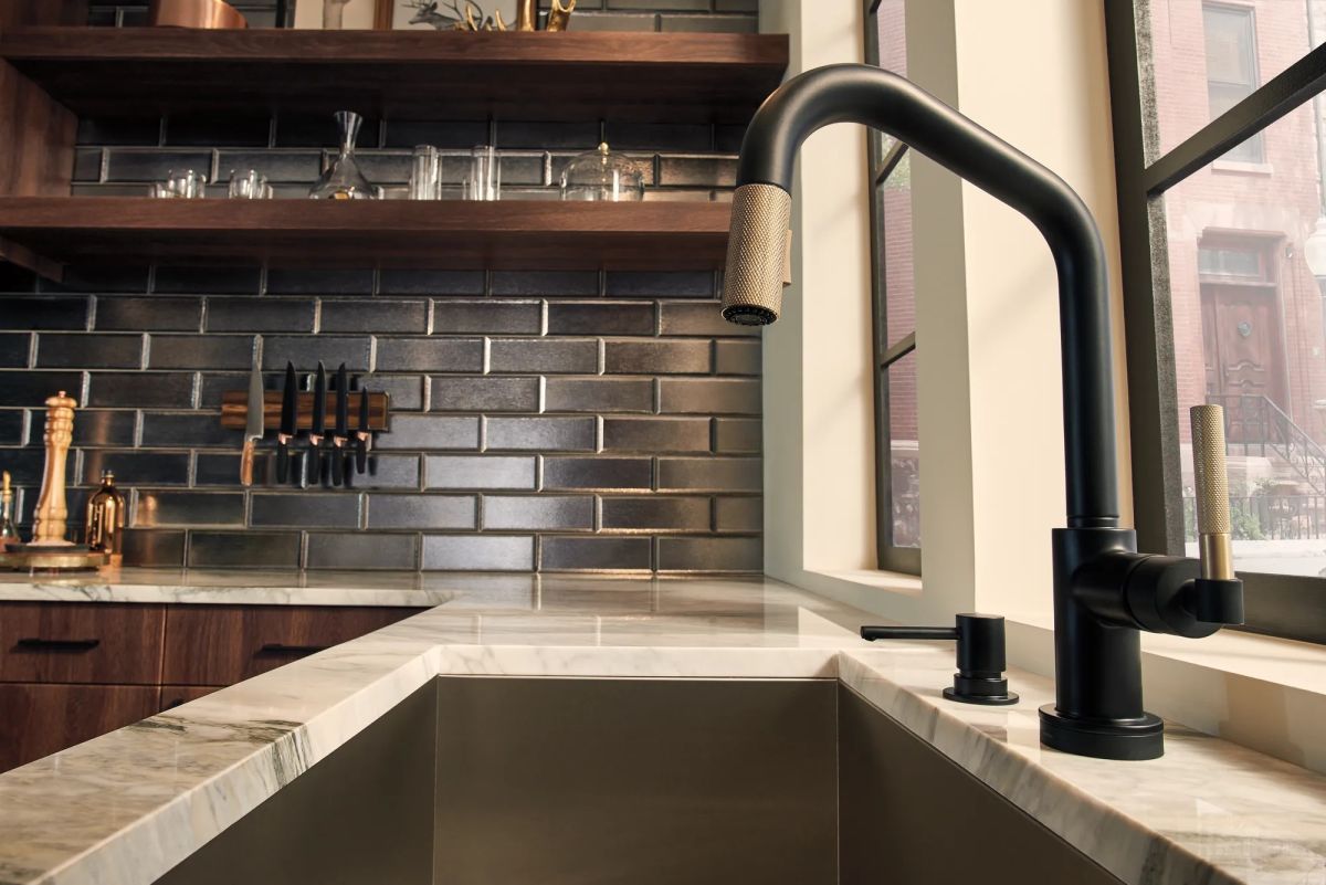 BRIZO Litze SmartTouch Pull-Down Kitchen Faucet with Angled Spout and Knurled Handle — Matte Black/Luxe Gold