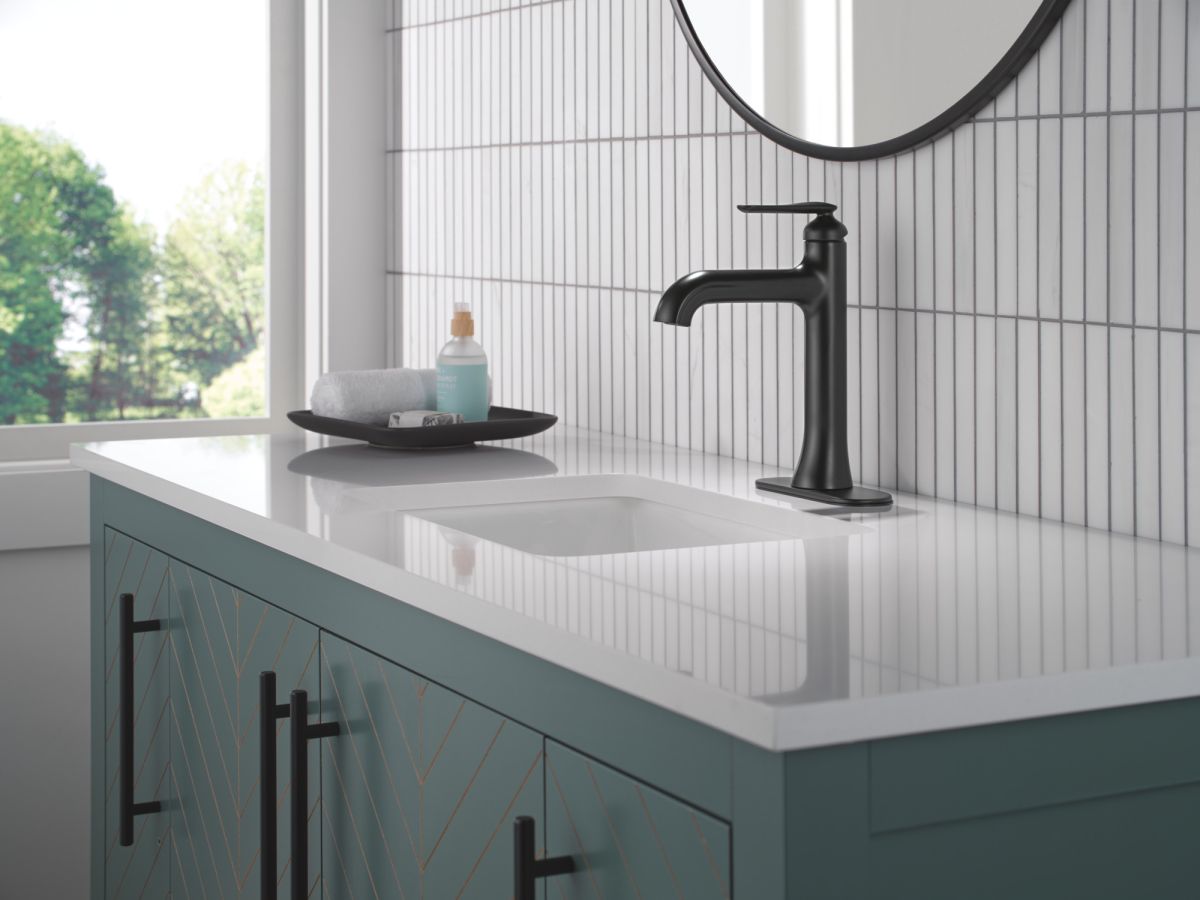 DELTA Bonacci Single Handle Mid-Height Bathroom Faucet — Matte Black
