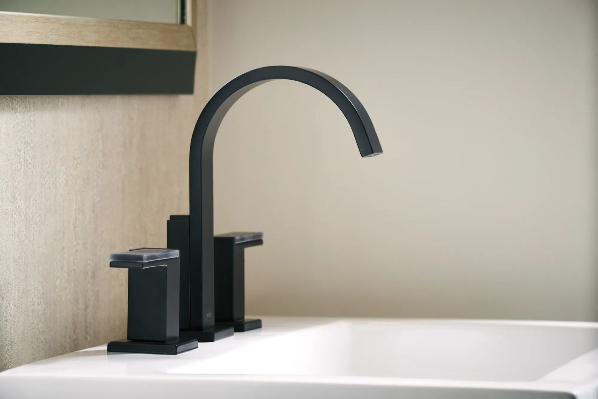 BRIZO Siderna Widespread Lavatory and Bidet Solar Gray Glass Lever Handle Kit — Matte Black