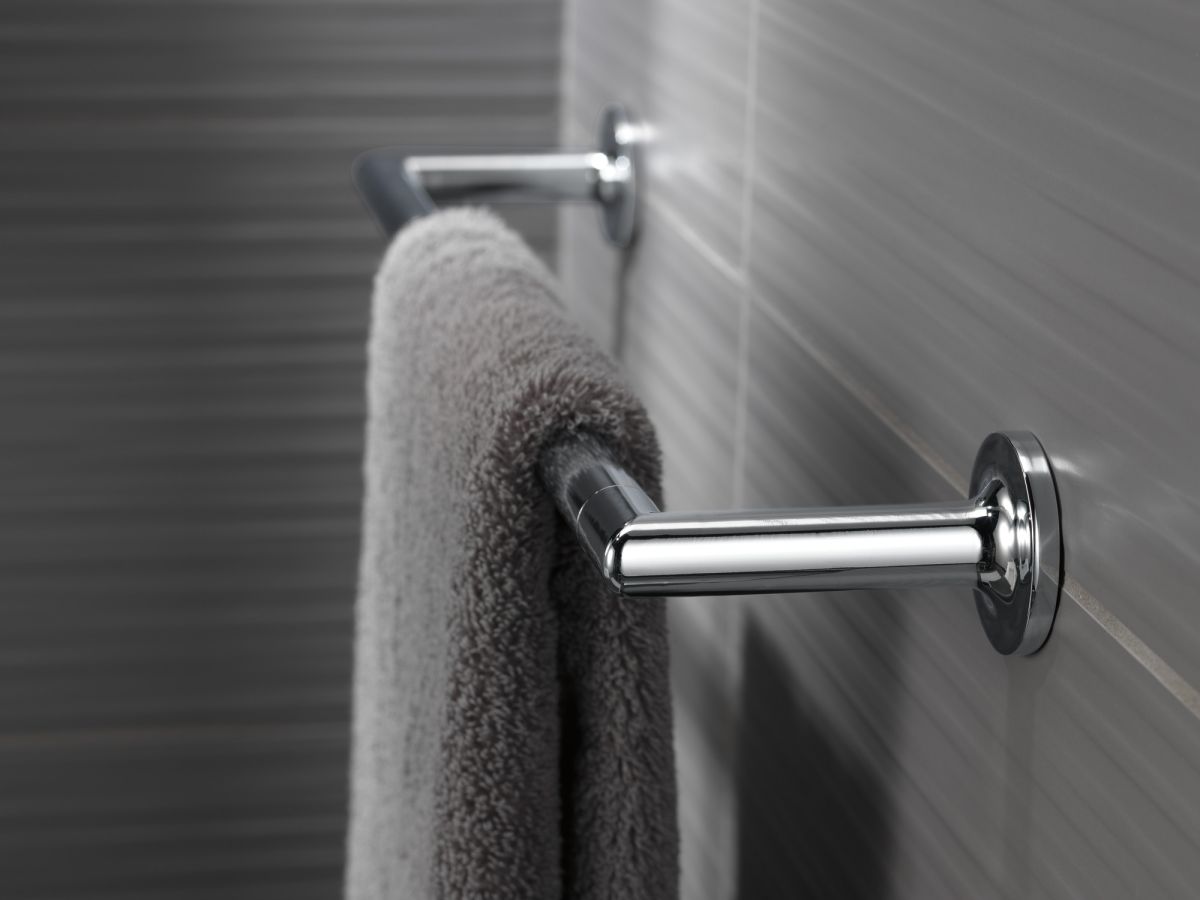 BRIZO Odin 18" Towel Bar — Chrome