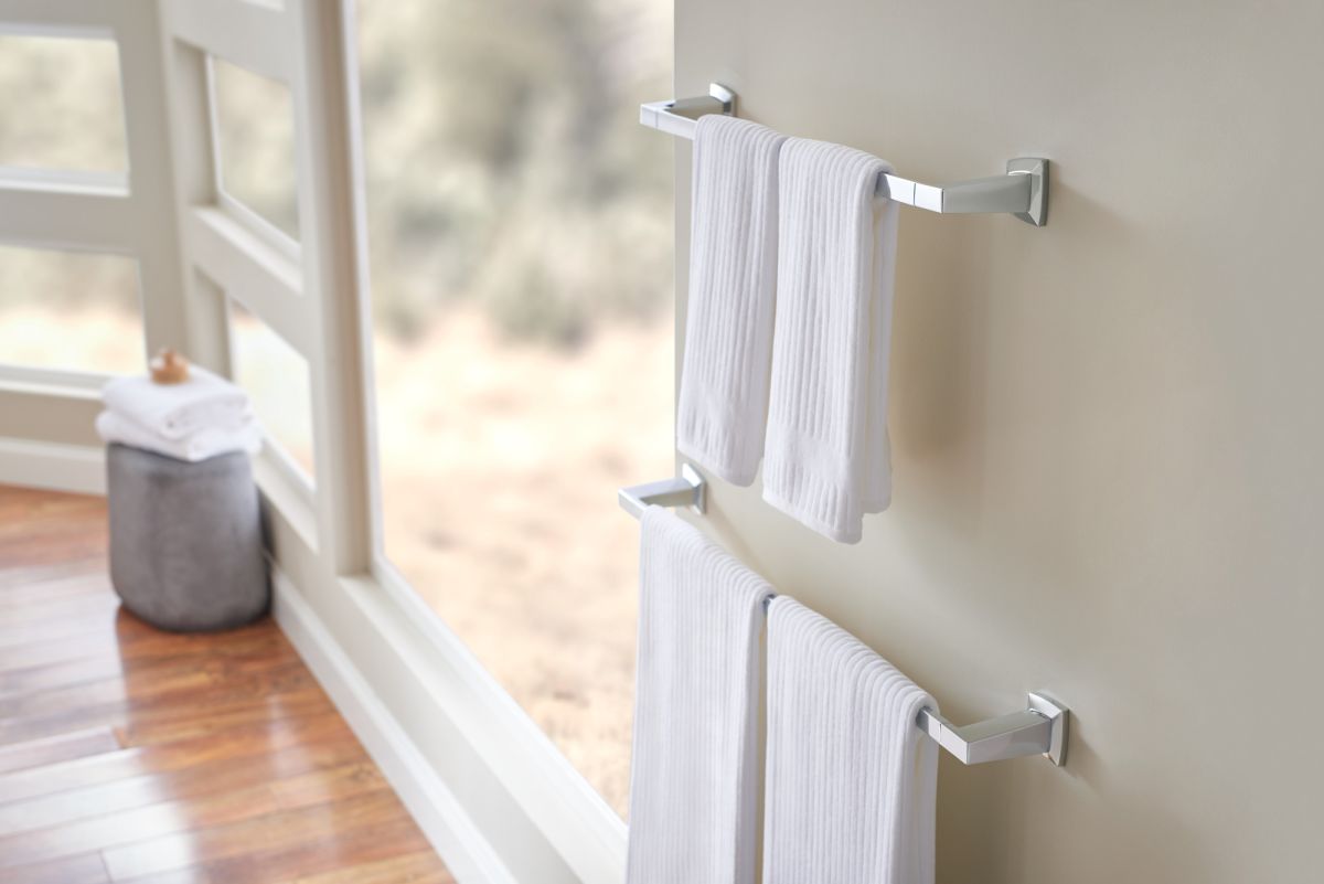 BRIZO Vettis 30" Towel Bar — Chrome