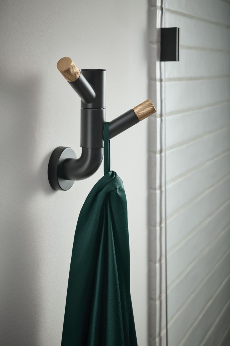 BRIZO Litze Rotating Double Robe Hook With Knurling — Matte Black/Luxe Gold
