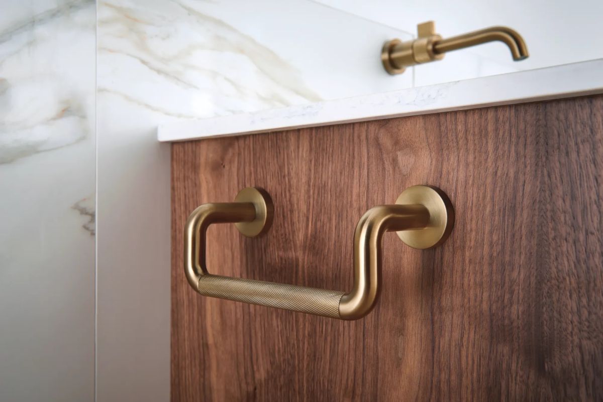 BRIZO Litze 8" Towel Bar — Luxe Gold