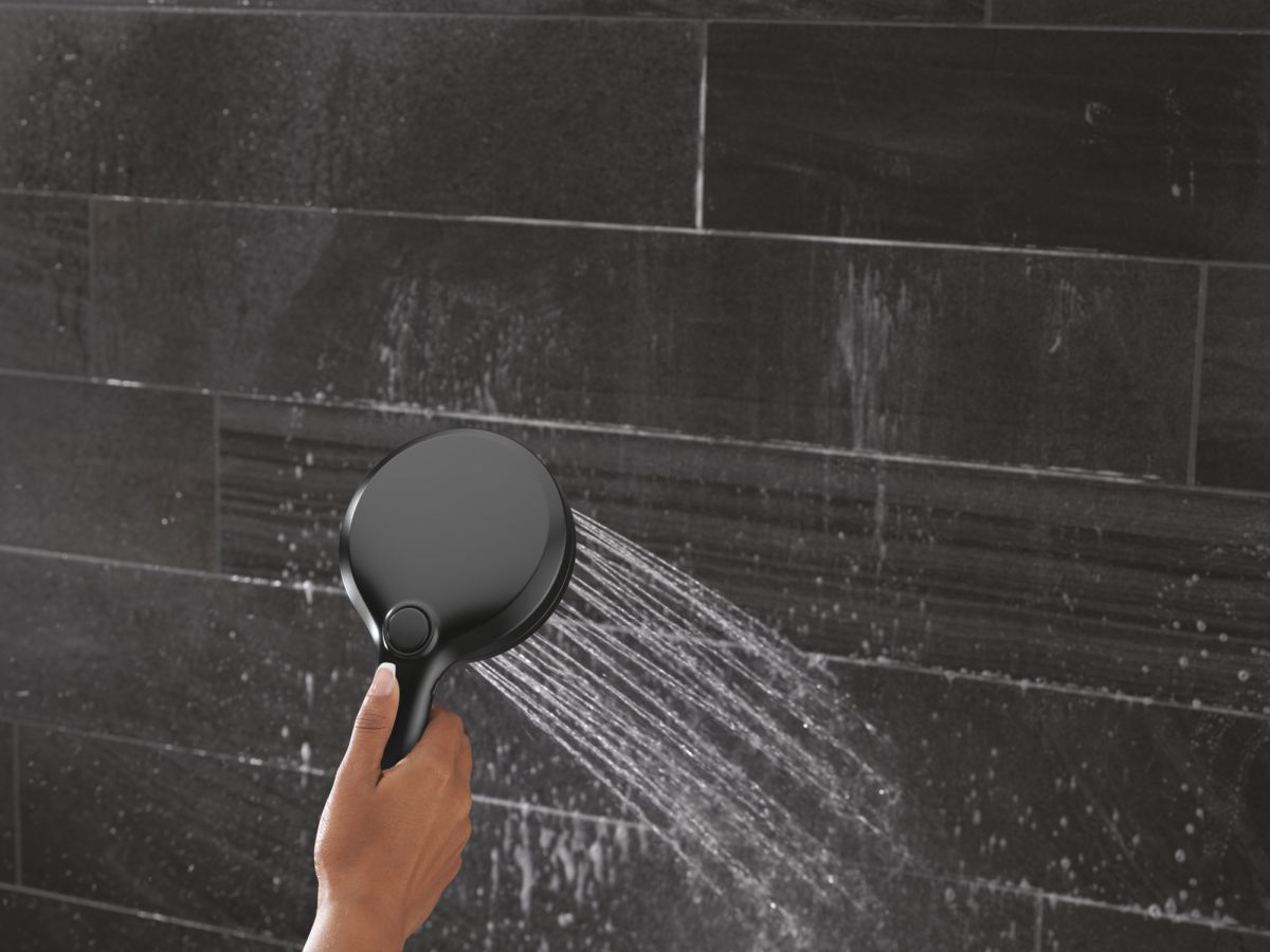 DELTA Universal Showering Components 6-Setting In2ition  with ProClean — Matte Black