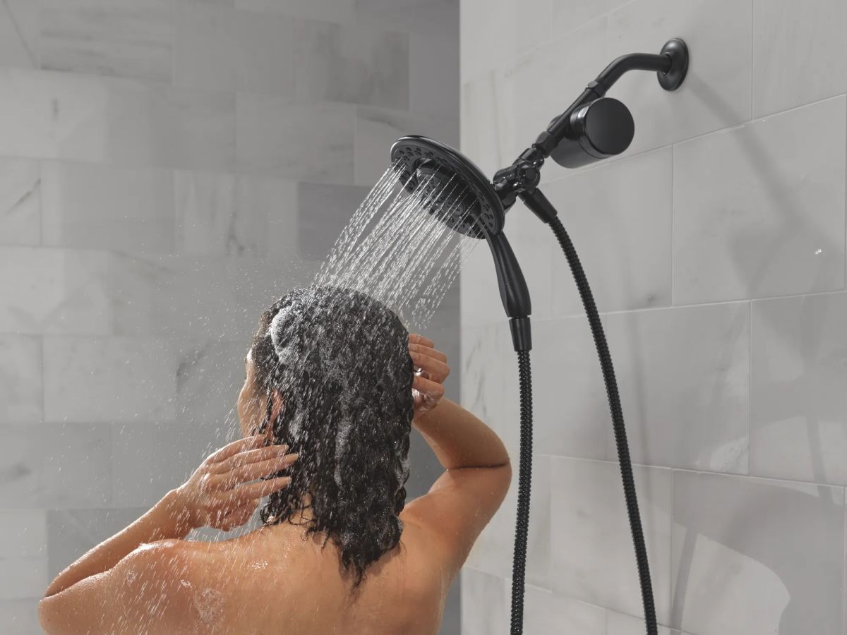 DELTA Clarifi Shower Filter Attachment with 4-Setting In2ition — Matte Black
