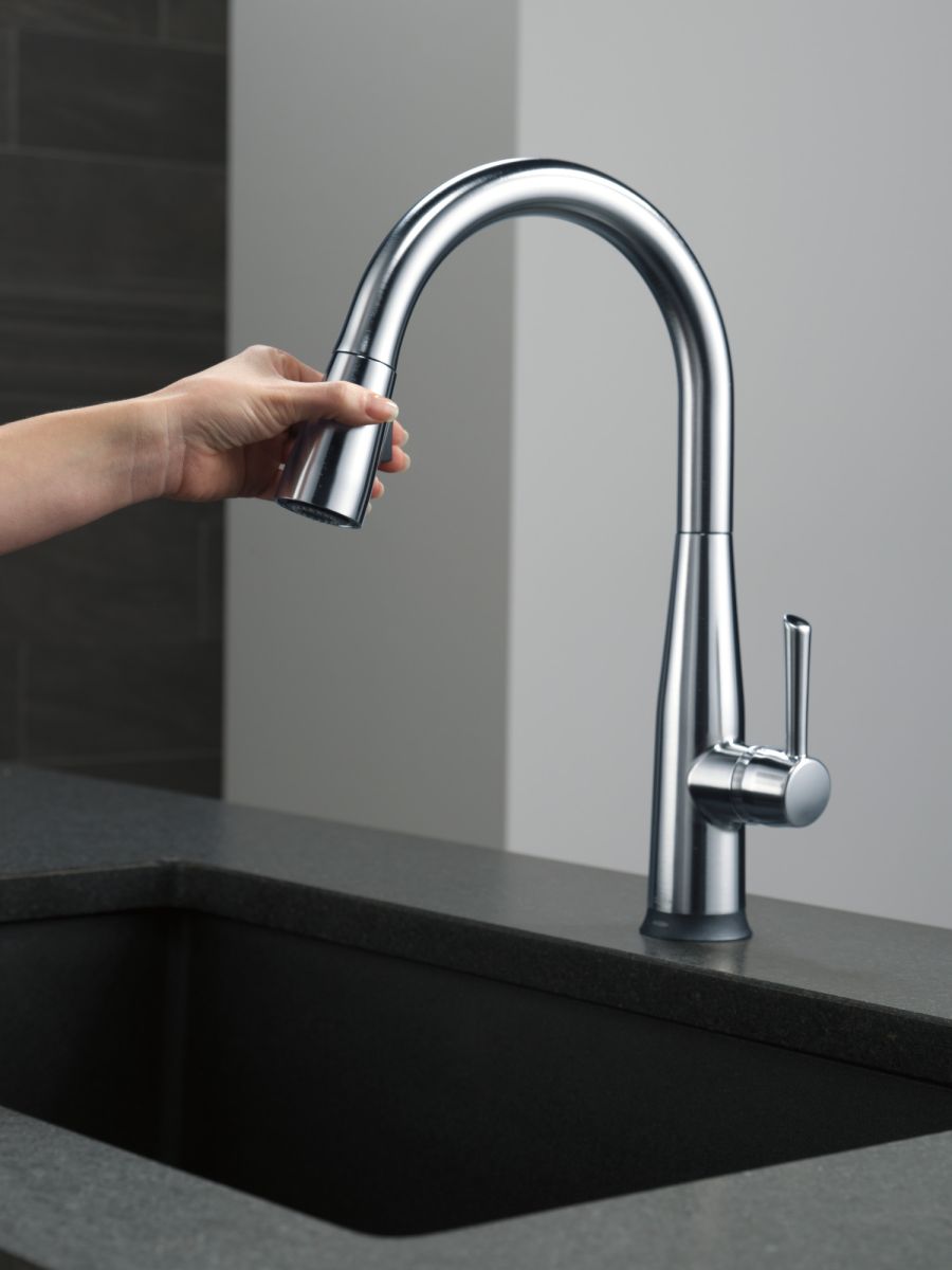DELTA Essa Single Handle Pull-Down Kitchen Faucet with Touch2O Technology — Arctic Stainless