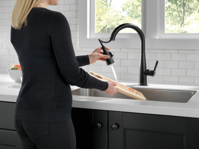 DELTA Essa Single Handle Pull-Down Kitchen Faucet with Touch2O Technology — Matte Black