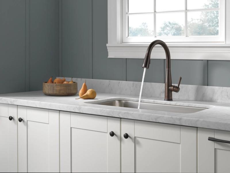 DELTA Essa Single Handle Pull-Down Kitchen Faucet with Touch2O Technology — Venetian Bronze