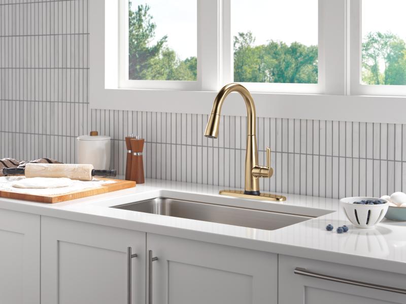 DELTA Essa Touch2O Technology Kitchen Faucet with Touchless Technology — Champagne Bronze