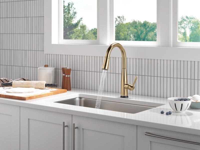 DELTA Essa Touch2O Technology Kitchen Faucet with Touchless Technology — Champagne Bronze