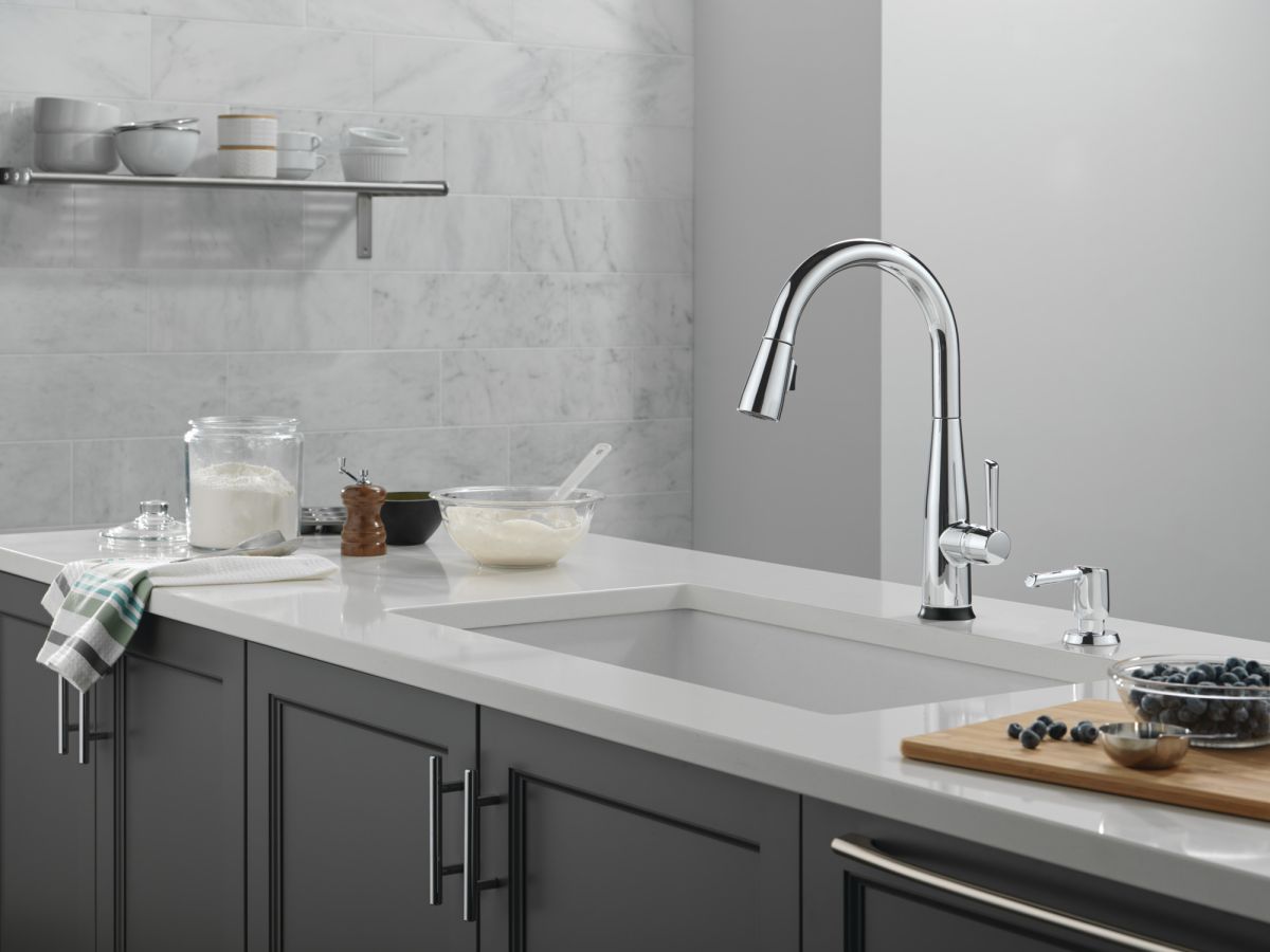 DELTA Essa Touch2O Technology Kitchen Faucet with Touchless Technology — Chrome