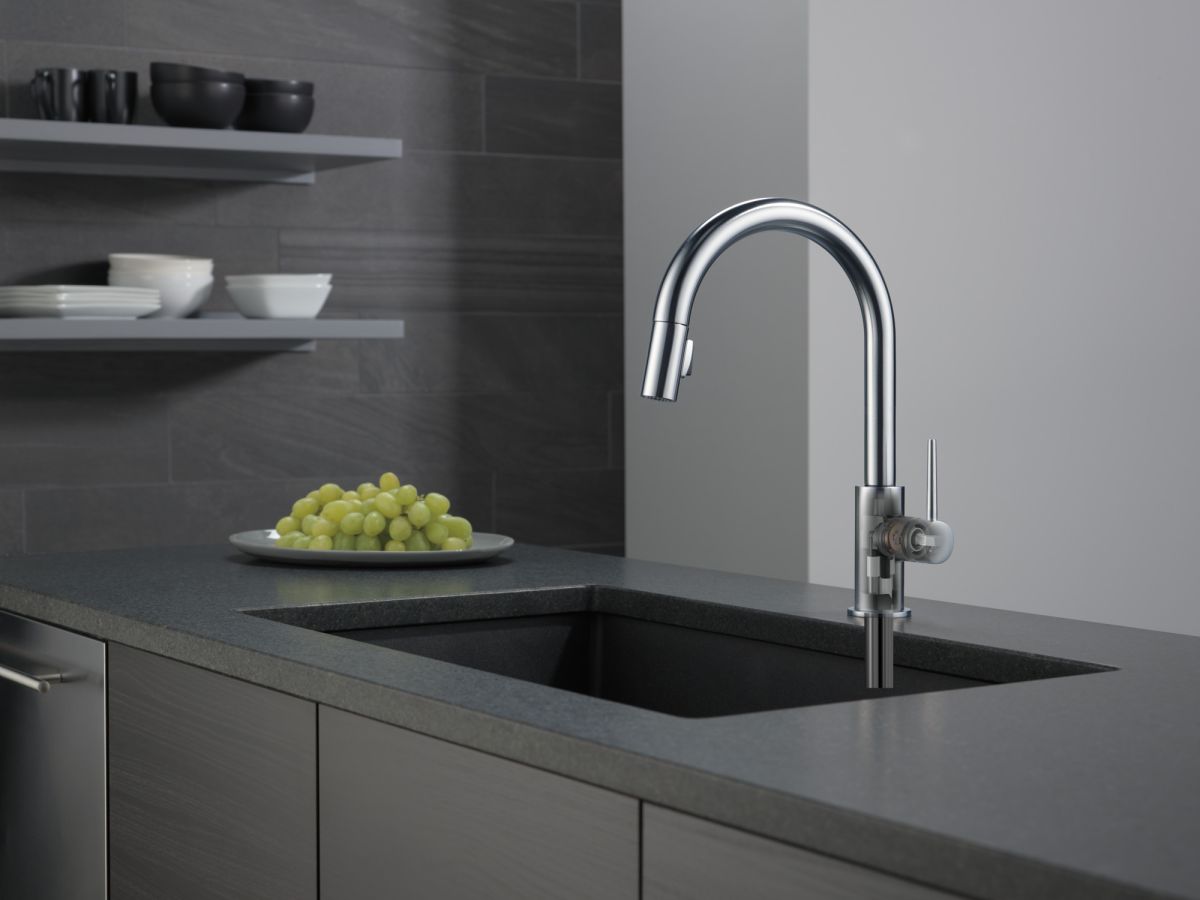 DELTA Trinsic Single Handle Pull-Down Kitchen Faucet — Arctic Stainless