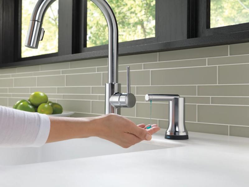 DELTA Trinsic Single Handle Pull-Down Kitchen Faucet with Touch2O Technology — Arctic Stainless