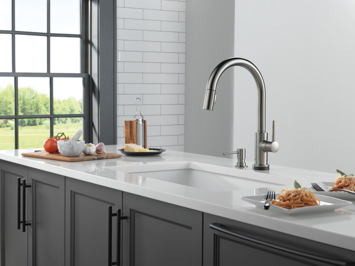 DELTA Trinsic VoiceIQ Kitchen Faucet with Touch2O Technology with Touchless Technology — Black Stainless