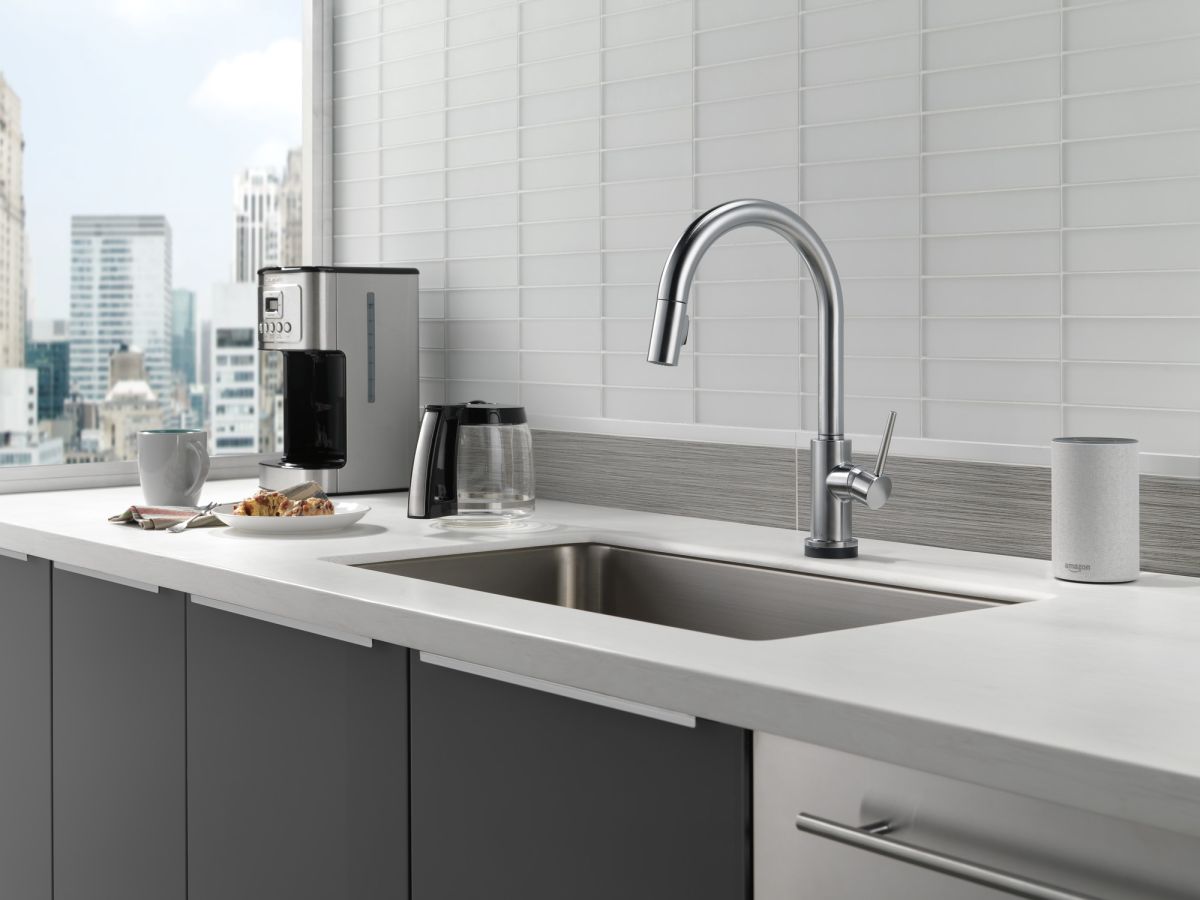 DELTA Trinsic VoiceIQ Single-Handle Pull-Down Kitchen Faucet with Touch2O Technology — Arctic Stainless