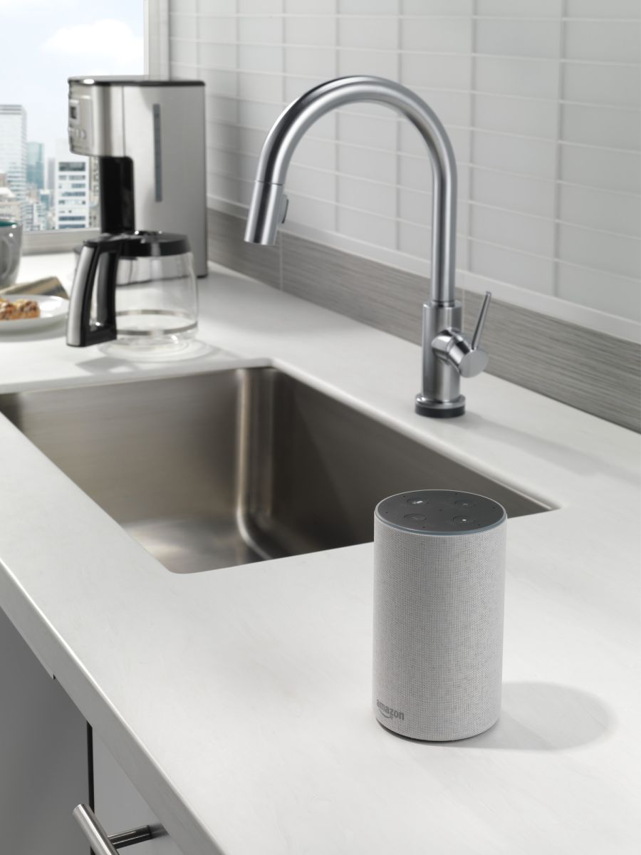 DELTA Trinsic VoiceIQ Single-Handle Pull-Down Kitchen Faucet with Touch2O Technology — Arctic Stainless