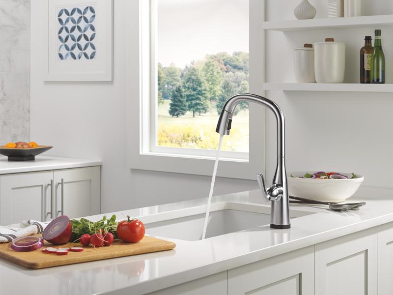 DELTA Stryke Touch2O Technology Kitchen Faucet with Touchless Technology — Lumicoat® Arctic Stainless