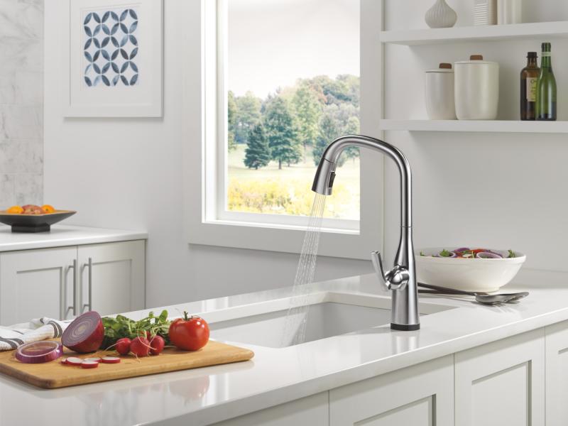 DELTA Stryke Touch2O Technology Kitchen Faucet with Touchless Technology — Lumicoat® Arctic Stainless