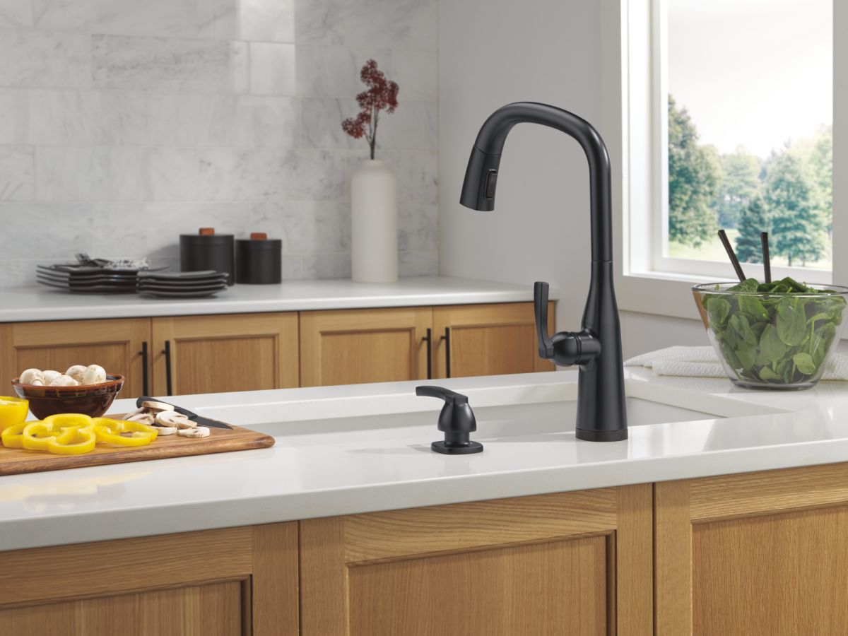 DELTA Stryke Touch2O Technology Kitchen Faucet with Touchless Technology — Matte Black