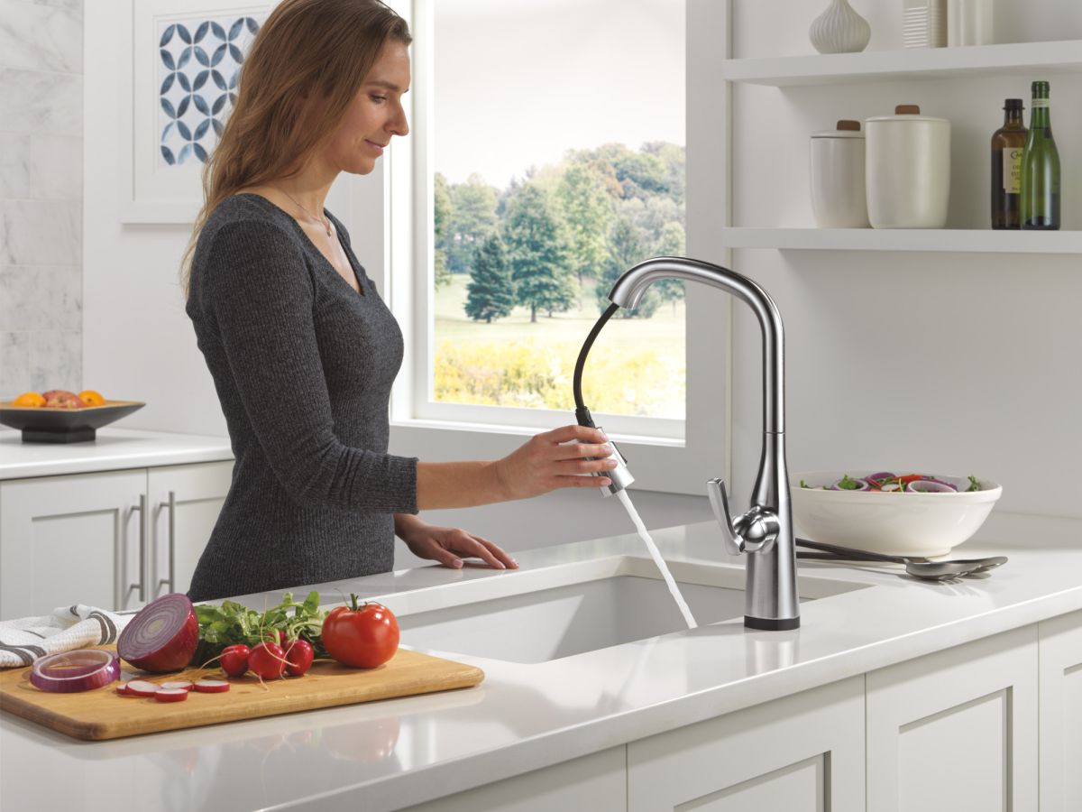 DELTA Stryke VoiceIQ Single Handle Pull-Down Faucet with Touch2O Technology — Lumicoat® Arctic Stainless