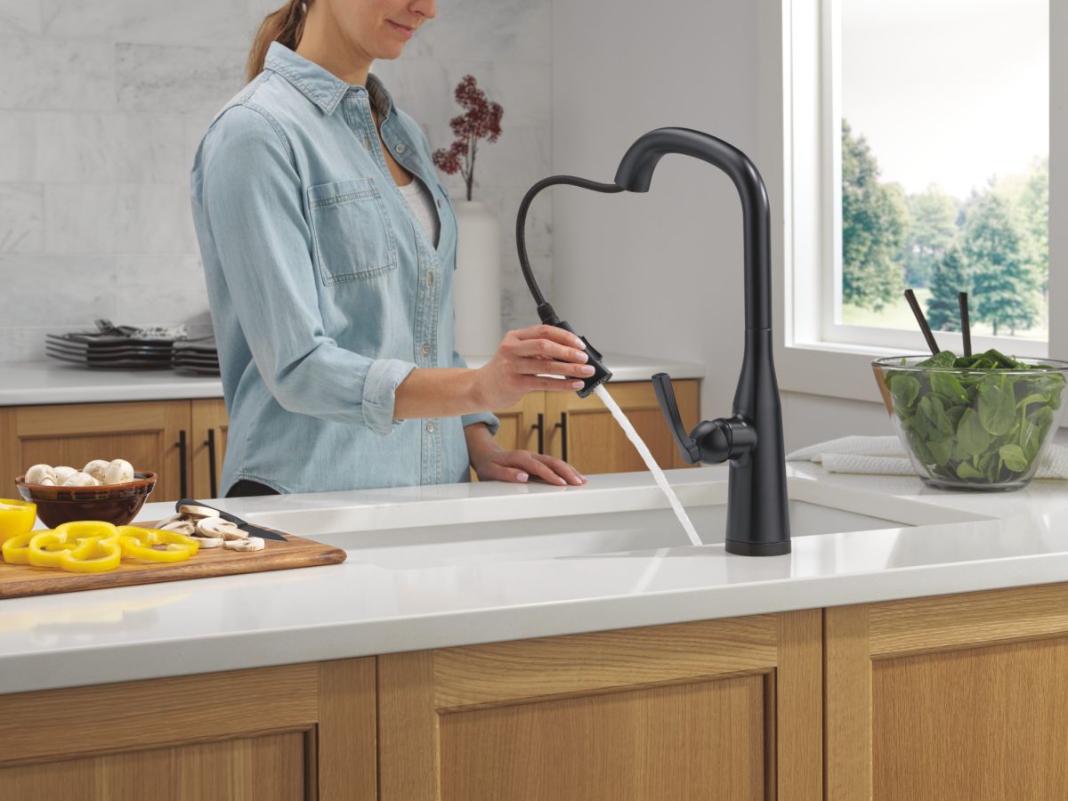 DELTA Stryke VoiceIQ Single Handle Pull-Down Faucet with Touch2O Technology — Matte Black