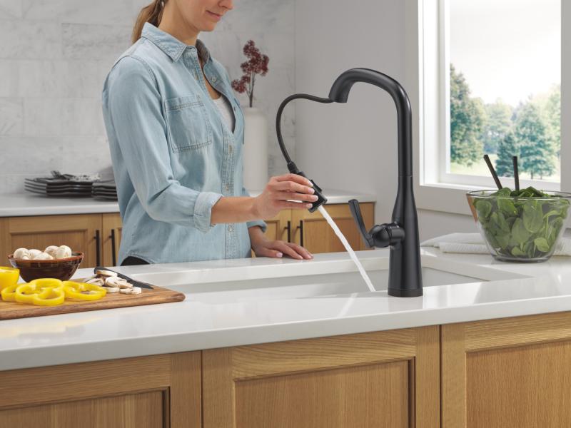 DELTA Stryke VoiceIQ Single Handle Pull-Down Faucet with Touch2O Technology — Matte Black