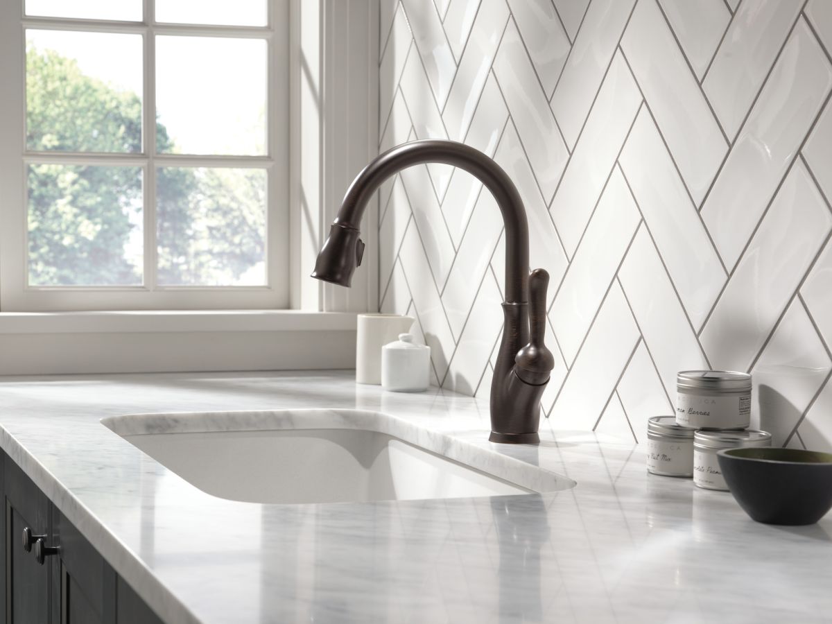 DELTA Leland Single Handle Pull-Down Kitchen Faucet with ShieldSpray Technology — Venetian Bronze
