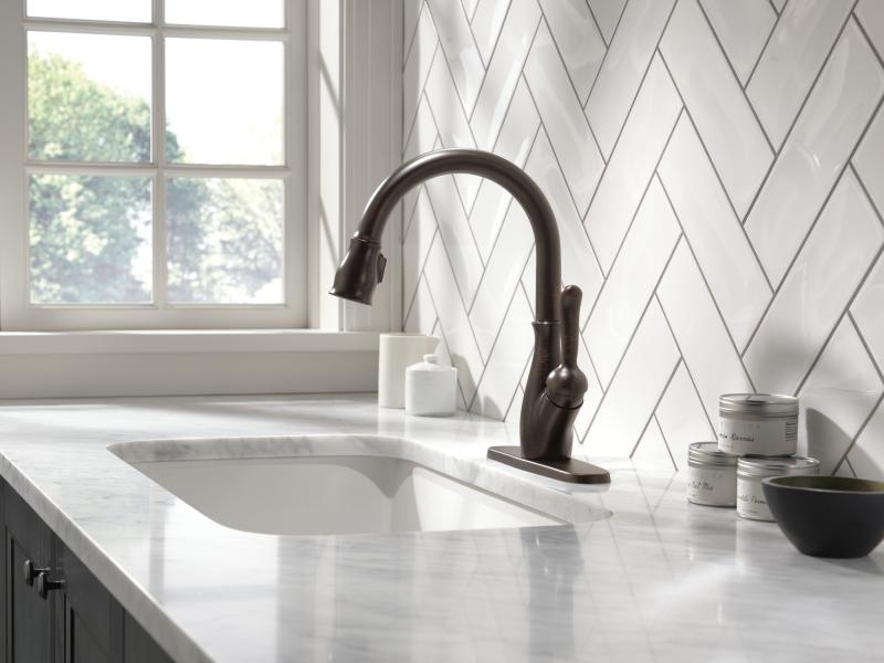 DELTA Leland Single Handle Pull-Down Kitchen Faucet with ShieldSpray Technology — Venetian Bronze