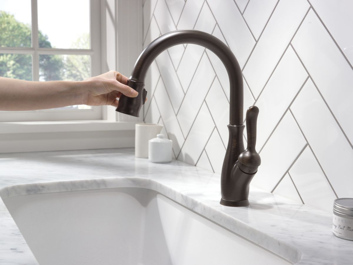 DELTA Leland Single Handle Pull-Down Kitchen Faucet with ShieldSpray Technology — Venetian Bronze